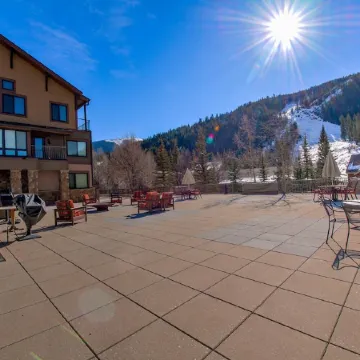 The ultimate ski studio at Keystone!  Upgraded with a premium king size bed.