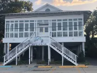 Enjoy a stay at this quaint 3 bedroom 2 bath home near downtown Mandeville. Hotels in Mandeville