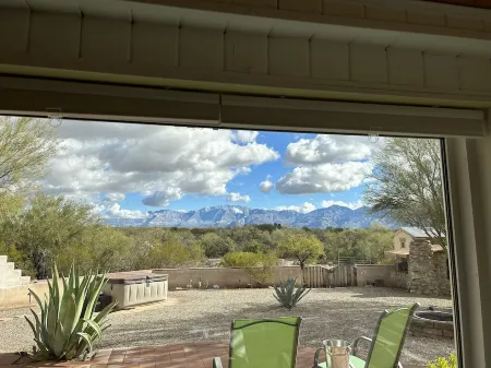 Private Oasis near Ritz Carlton, on 5 acres, stunning views, spa