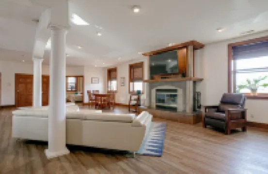 Hagenow Penthouse Suite 3500 Sq. Ft Executive Suite Downtown Lincoln