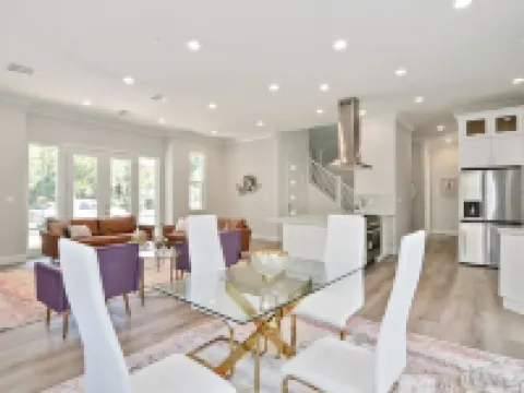 The Salma Plan: 4BR, 3.5BA, 2600 Sq Ft, Near Campus Hoteles en Davis