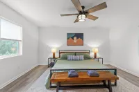 Cabin In The Stars - Hot Tub - Pet Friendly - Private - Minutes to RRG