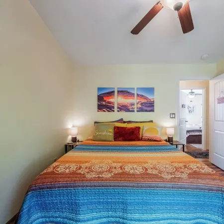 Well appointed condo close to trails with pool and hot tub. Enjoy the views