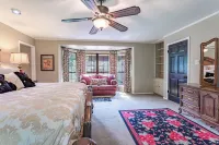 Oak Tree Manor w/ Pool Hotels near Lake Shore Baptist Church