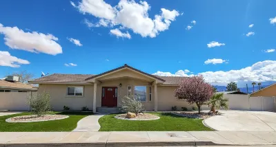Desert Pool Retreat