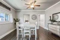 Downtown Gem near Silos, Baylor, Cameron Park... 웨이코 호텔