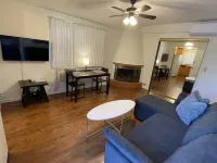 Villa D - 1 bedroom with kitchen in the beautiful downtown Palm Springs!