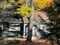 *Classic VT Getaway* Newly renovated- Close to golf/hiking/lake/restaurants/bars