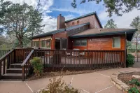 Serene yoga retreat with private heated pool! Just minutes from hiking!