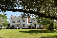 Athlone Farm: Spacious, Gorgeous Grounds, Historic Outbuildings, Summer Deals!