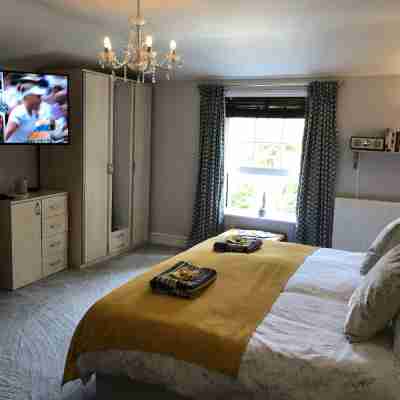 Little Gem in heart of Old Village with private hot tub from Nov 2021 Rooms