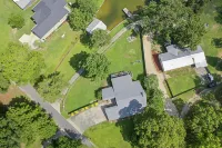 Unique find on Logan Martin! Cozy, spacious and family friendly.