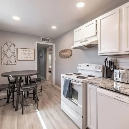 The Knoxville house-2 bed/1 bath