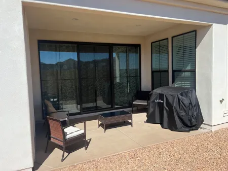 New! 5 Bedrooms, 5 Full Bath, 12 Beds, Ping Pong, Arcade, Bball, Foosball, BBQ