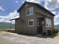 Vega lake Retreat - a unique mountain escape with all four seasons! Hotels near Skyway Ski Trailhead
