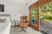Relaxing Catskill Escape, Mountain Views • Hot Tub •  Fire Pit • Heated Pool