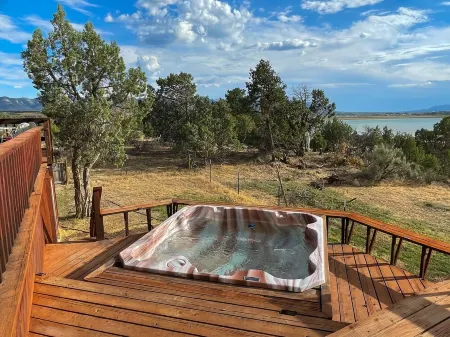 Totten Lake Lodge - Dreamy Desert A-Frame