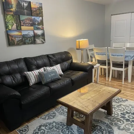 Cozy 2 bedroom 2bath condo Weirs Beach Lake Winnipesaukee Laconia, NH Gunstock