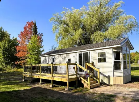 Cozy Park Model minutes from many of UPs popular attractions & UTV/ATV Snow Trls