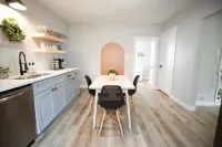 Stylish Highland Park Home Near Popular Hotspots Hotels in Saint Paul