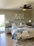Northern Comfort - private, quiet, lake view, mountains