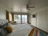 Lakefront Oasis - Lakefront w/ Views, Private Shared Dock, Wrap Around Deck Hotels in Polson