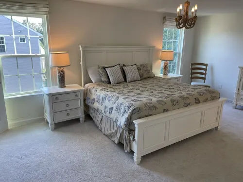 Large Modern Home with Yard, 4 Bedrooms, 2.5 Baths and 6 Beds Near Jersey Shore