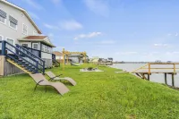 The Fisherman’s Pier home Hotels in San Leon