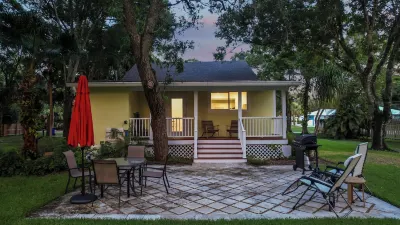 NEW LAKE HOUSE Just remodeled  All newly furnished with comfort in mind.