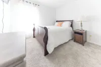 A cozy home near miles of trails, playgrounds, and 22 Acre Central Park.