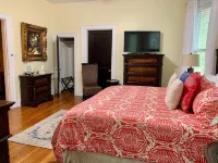 Bear House 1890, Workman Wing, Upgraded Detailed Amenities, Walk to Cafes, Shops