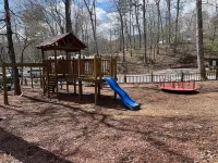 Boo Boo's Cabin - Charming Lake Front Cabin located 5 miles to Helen, GA!