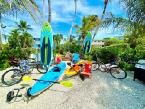 TikiBar with TV &Stereo, PrivateSpa, Heated Pool, Hammock,SUP’s, Kayaks,Bikes,FP