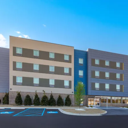 Microtel Inn & Suites by Wyndham Olive Branch