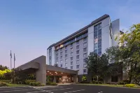 Embassy Suites by Hilton Nashville Airport Hotels near DeVry University