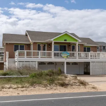 Pet Friendly, Ocean Views, Pool & Hot Tub!