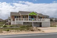 Pet Friendly, Ocean Views, Pool & Hot Tub!