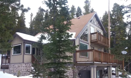 Colorado Mountain Retreat - Spacious Cabin