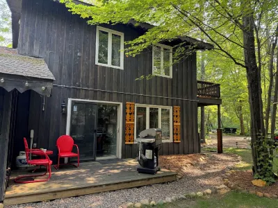 "The Cabin" on the Shore of Loon Lake! Create Memories!