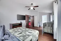 Poconos Retreat Near pools, Lakes,Water parks,Casino and all shoppings,Game room