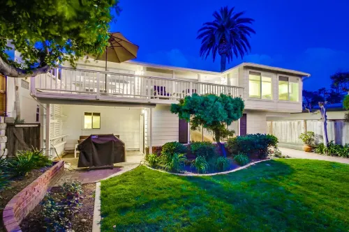 Across From The White Sand Of Moonlight Beach - Full Ocean/Beach View