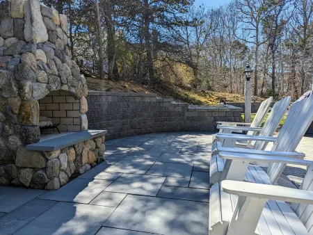 5-Bedroom Vacation Home Just 3 Minutes Drive to Cape Cod Beaches