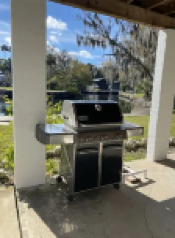 Beautiful Home Located DIRECTLY ON RIVER!!!