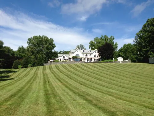 Gorgeous Hudson River Estate-with Pool and Winter Jacuzzi