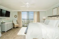 Oceanfront. Luxury. Penthouse. on the Beach.