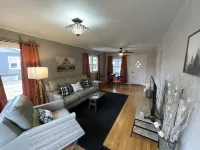 Cozy Downtown Home 🏘