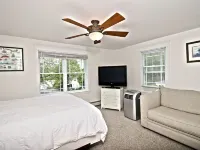 WATERFRONT VIEWS @ OCEAN BEACH GATE: 6 QUEEN 1 SOFA BED โรงแรมในนิวลอนดอน