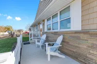 Updated Open Concept Beach House. 1.5 Blocks to Bay Beach and Harpoon’s! - Balkoner
