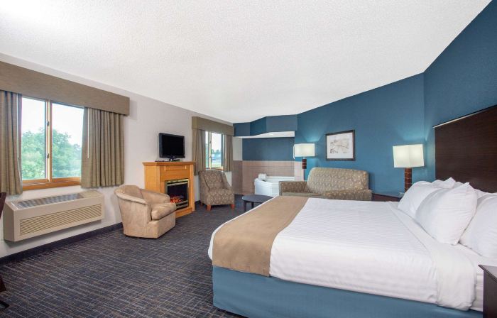 AmericInn by Wyndham Hayward