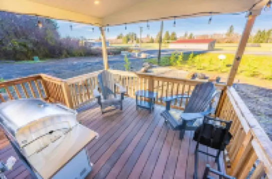 Rainforest Tiny Home Retreat #30 Woodsy